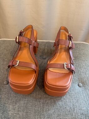Platform Strappy Sandals in Chestnut Brown
